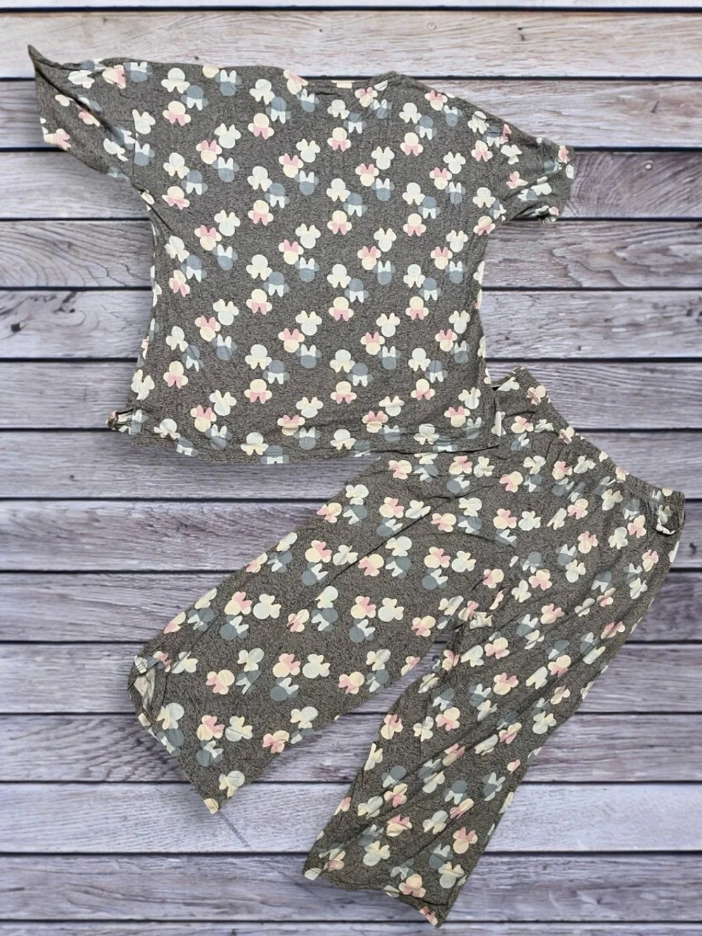 Disney Women’s Gray Minnie Mouse Two-Piece Pajama Lounge Set Small - Picture 2 of 4